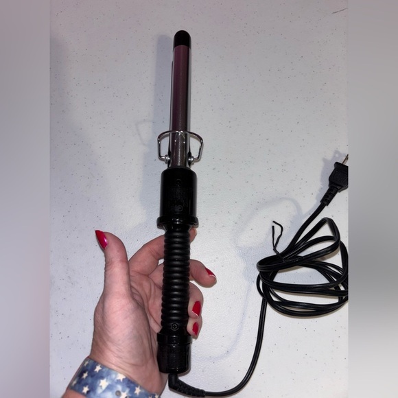 Conair 3/4 Barrel Black Curling Iron - Picture 4 of 4